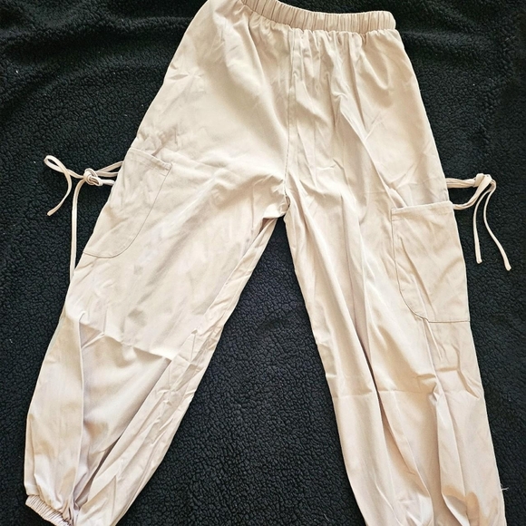 Brand new cargo trousers. - Picture 3 of 6